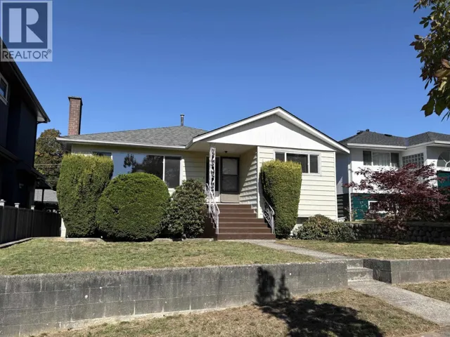 2717 WAVERLEY AVENUE, Vancouver, British Columbia V5S1E9
