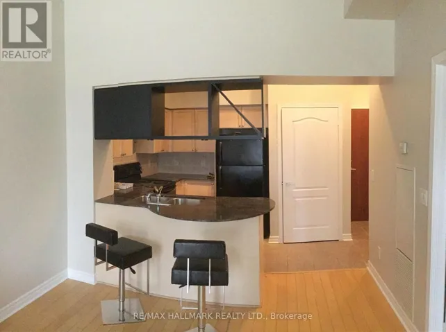318 - 320 CITY CENTRE DRIVE, Mississauga (City Centre), Ontario L5B4P8