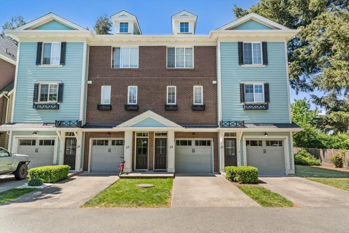 24 5805 SAPPERS WAY, Garrison Crossing, Chilliwack, British Columbia V2R0L7