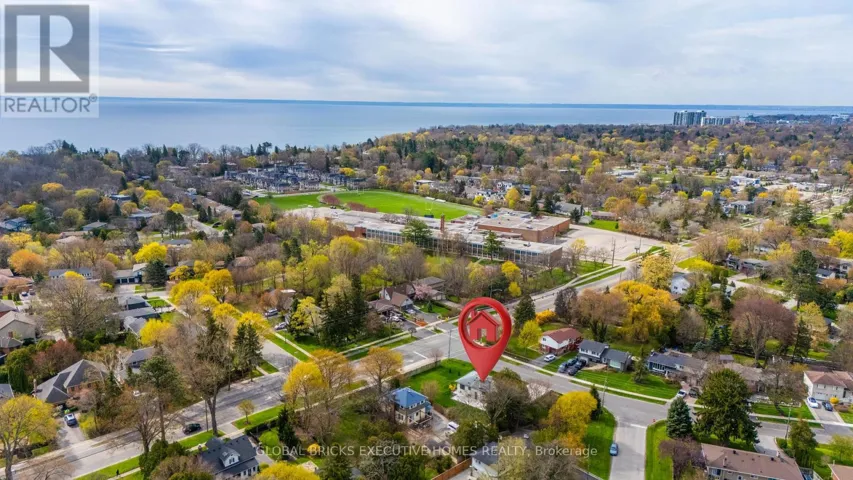 307 LEES LANE, Oakville (WO West), Ontario L6L4S2