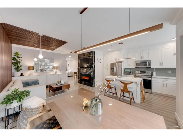 9 6767 196 STREET, Surrey, British Columbia V4N6R2