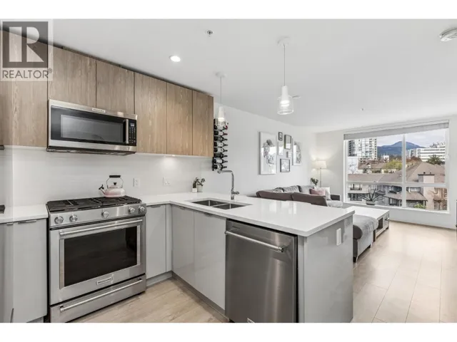 511 108 E 8TH STREET, North Vancouver, British Columbia V7L0H1