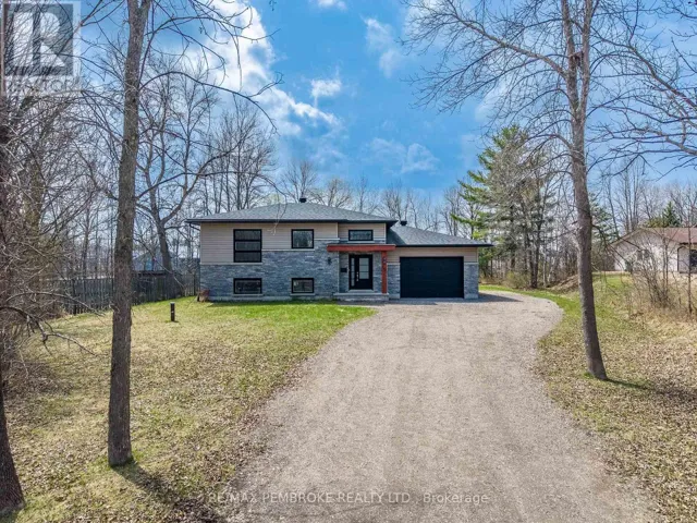 166 GOLF COURSE ROAD, Laurentian Valley, Ontario K8A7B1