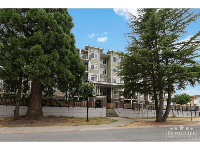 104 20686 EASTLEIGH CRESCENT, Langley, British Columbia V3A0M4