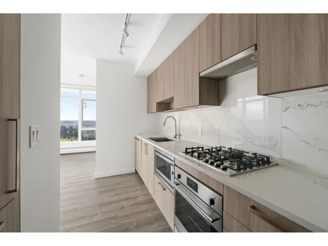 4306 13350 CENTRAL AVENUE, Surrey, British Columbia V3T0S1