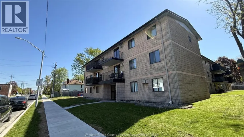 3355 SANDWICH STREET Unit# 304, Windsor, Ontario N9C1B2