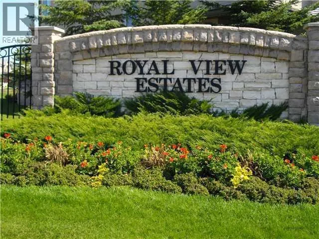 42 Royal Crest Point NW, Calgary, Alberta T3G5W5