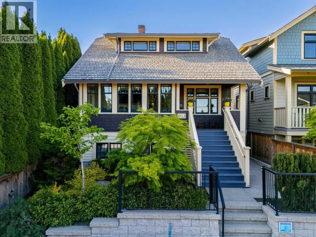 903 WALLS AVENUE, Coquitlam, British Columbia V3K2T2