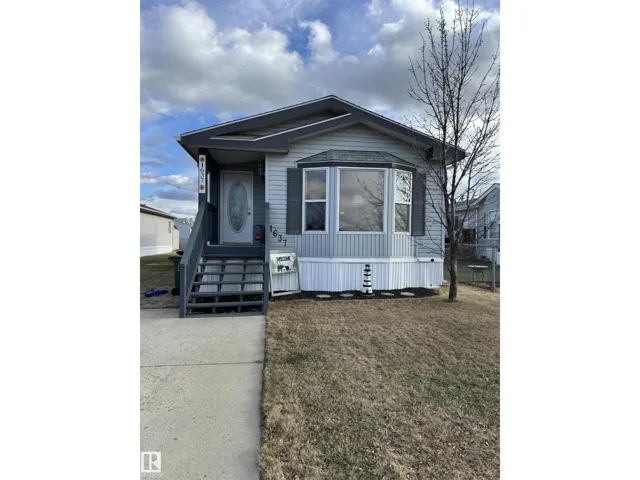 1637 68 AV NW, Edmonton, Alberta T6P0A4