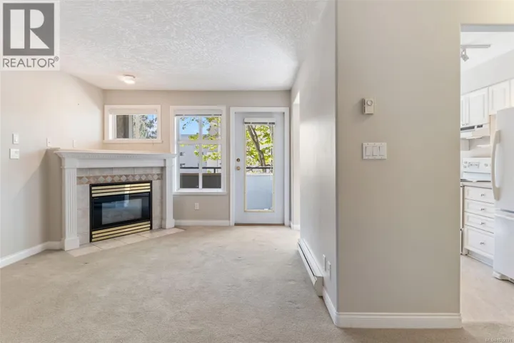 204 1580 Christmas Ave, Saanich, British Columbia V8P2X2