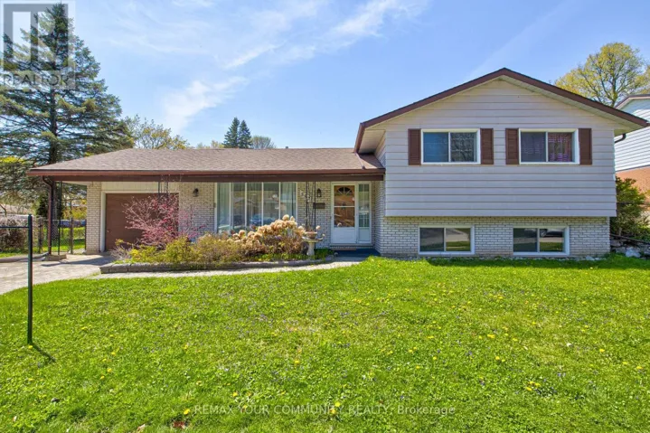 557 GLEN MANOR BOULEVARD, Waterloo, Ontario N2L4T7