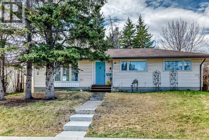 2215 37 Street SW, Calgary, Alberta T3A3A5