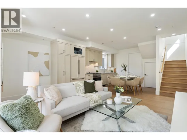 1 2447 E 41 AVENUE, Vancouver, British Columbia V5R2W2