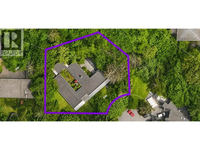 835 WILDWOOD PLACE, West Vancouver, British Columbia V7S1P2