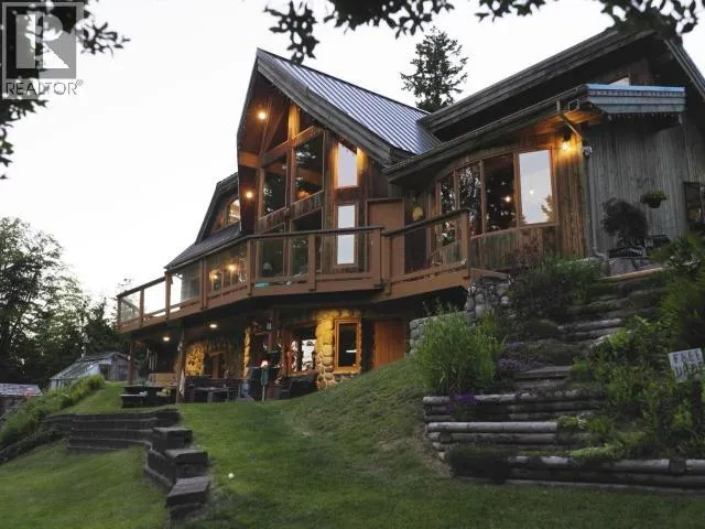5621 ALLEN AVE, Powell River, British Columbia V8A4H9