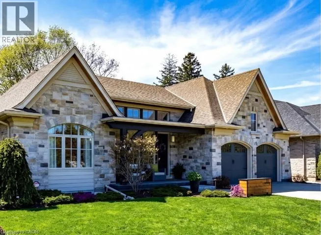 11 GREENLEAF Lane, Ancaster, Ontario L9G0E7
