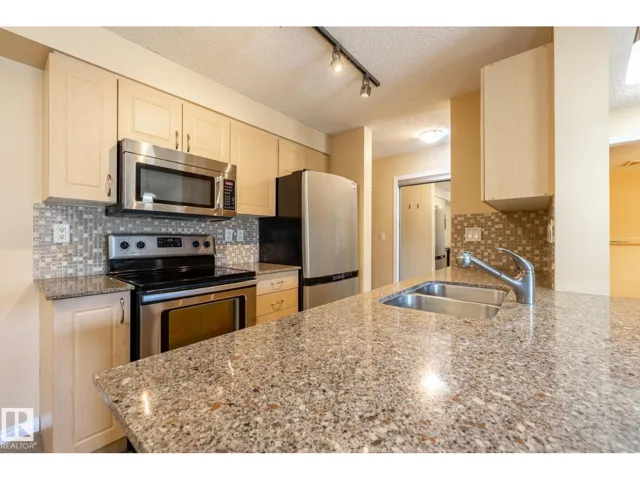 #214 13907 136 ST NW, Edmonton, Alberta T6V1Y4
