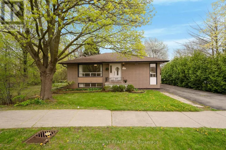 2076 CONSTANCE DRIVE, Oakville (FD Ford), Ontario L6J2V7