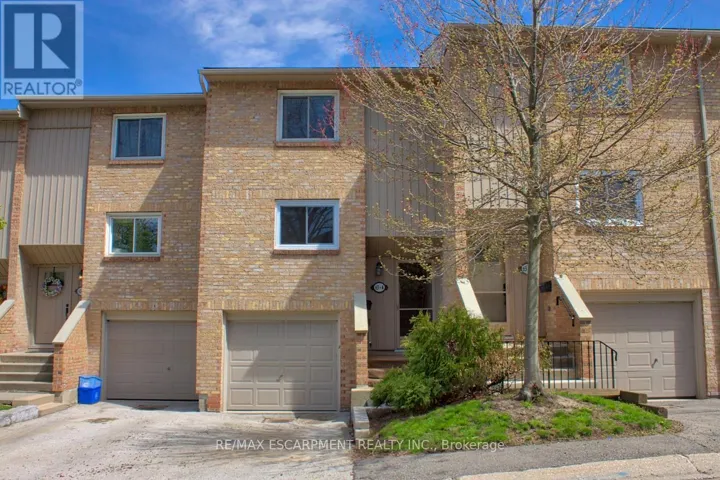 4 - 63 FONTHILL ROAD, Hamilton (Fessenden), Ontario L9C6T1