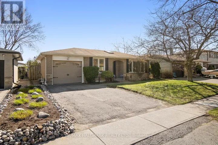 37 LEWIN CRESCENT, Ajax (South East), Ontario L1S3A2