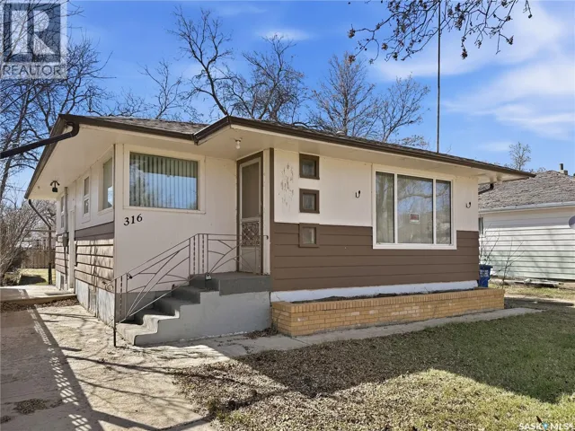 316 Dennis STREET, Herbert, Saskatchewan S0H2A0