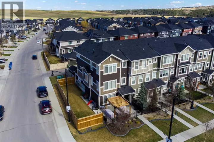216 Sundown Road, Cochrane, Alberta T4C2M5