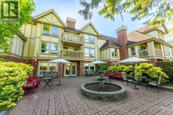 101 843 22ND STREET, West Vancouver, British Columbia V7V4C1