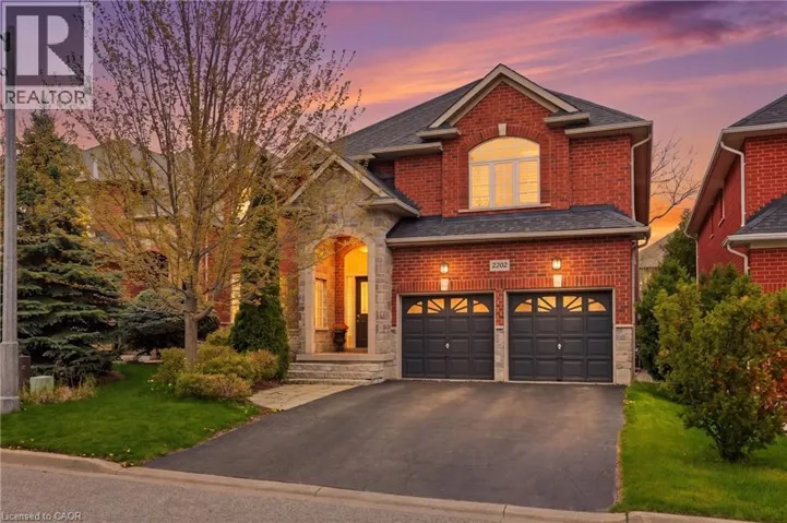 2202 BROOKHAVEN Crescent, Oakville, Ontario L6M5B8