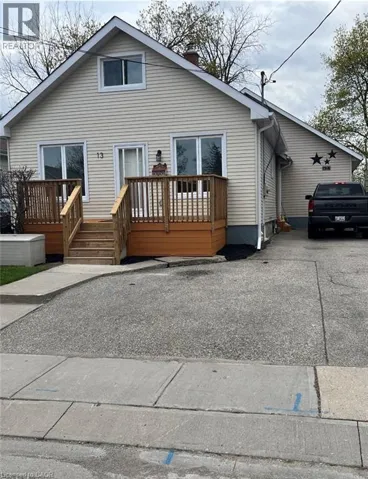 13 STANLEY Street, Cambridge, Ontario N1S2A5