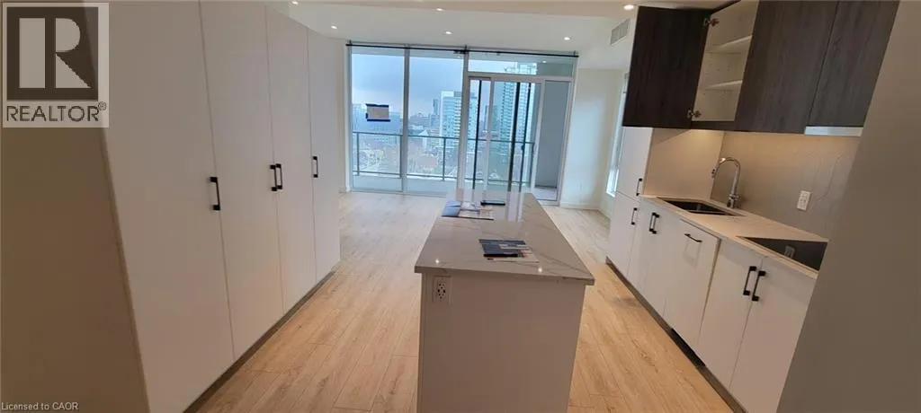 741 KING Street W Unit# 1012, Kitchener, Ontario N2G1E5
