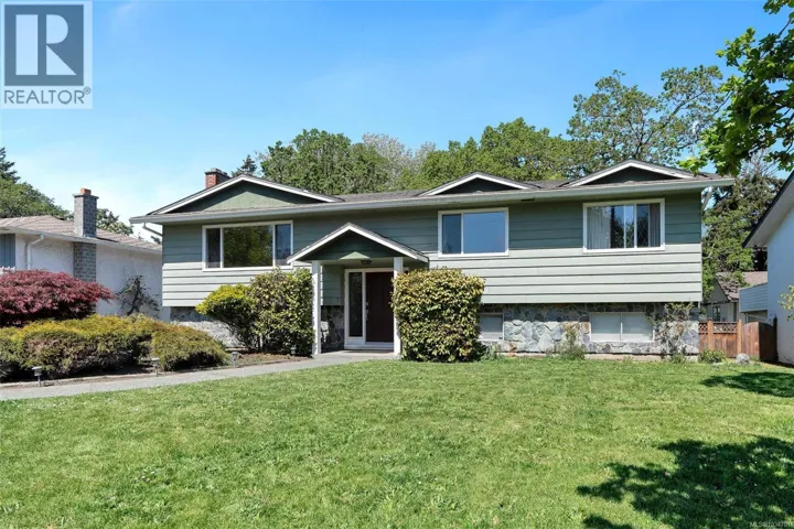 1722 Jefferson Ave, Saanich, British Columbia V8N2B4