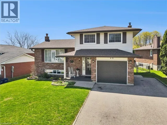 49 RIPLEY Crescent, Kitchener, Ontario N2N1W2
