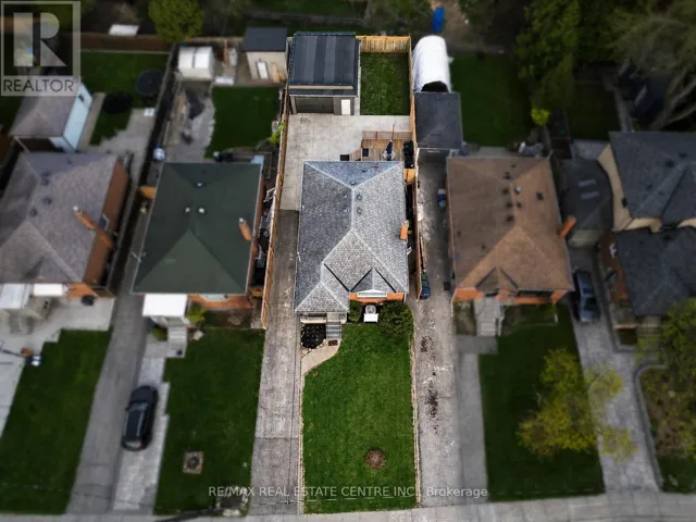 75 CYNTHIA ROAD, Toronto (Rockcliffe-Smythe), Ontario M6N2P8