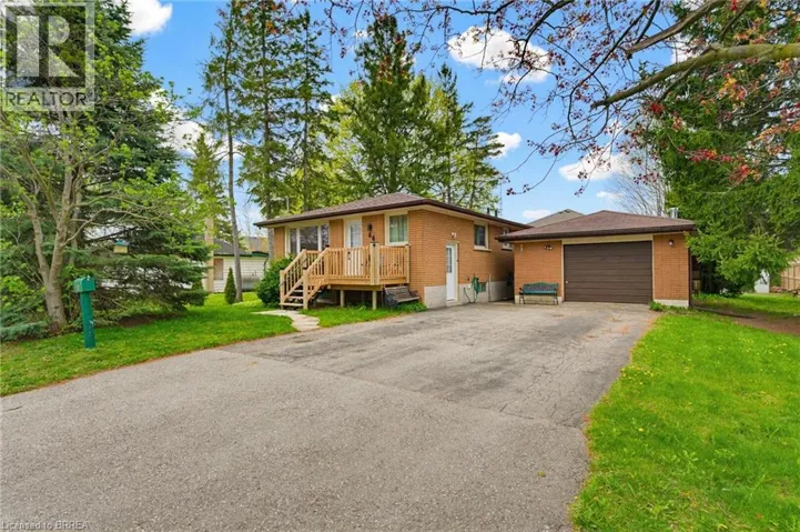 86 OAK Avenue, Paris, Ontario N3L3C8