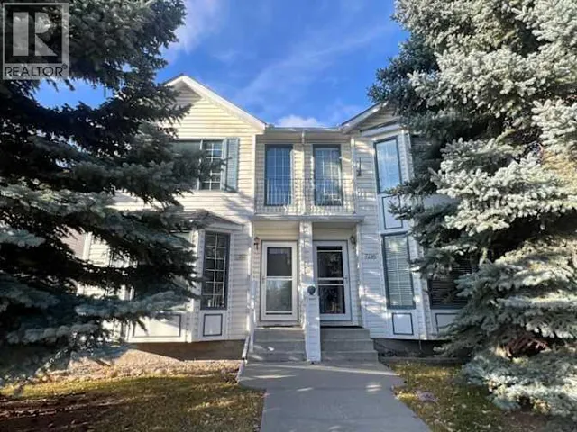 7212 Sierra Morena Boulevard SW, Calgary, Alberta T3H3G5
