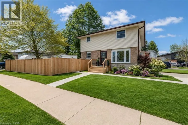 35 MOCKINGBIRD Drive, Elmira, Ontario N3B3E4