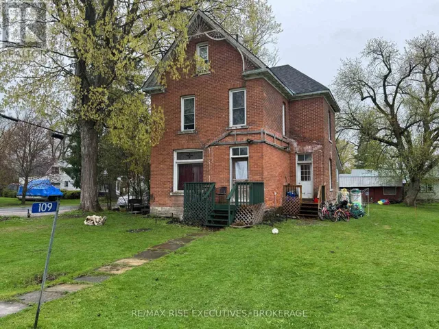 109 ADELAIDE STREET, Front of Leeds & Seeleys Bay, Ontario K0H2N0