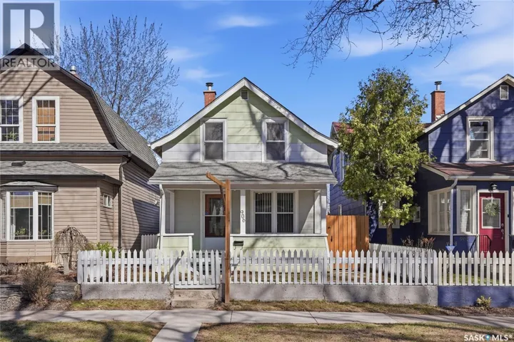 906 I AVENUE S, Saskatoon, Saskatchewan S7M1Z4