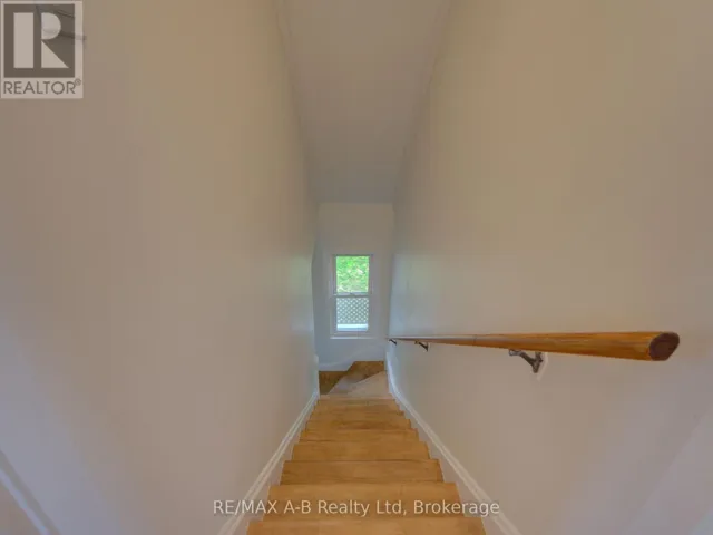 upper floor bedroom