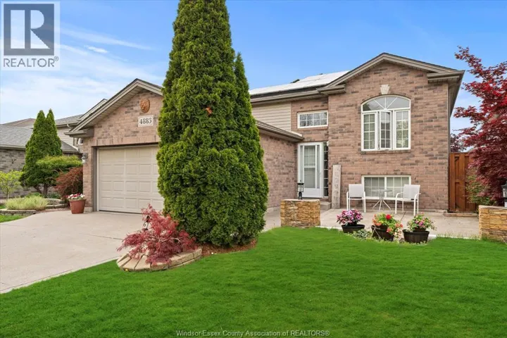 4883 WHITEFISH, Windsor, Ontario N9G3E1