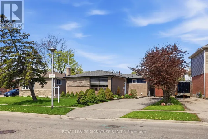 216 FOLKSTONE CRESCENT, Brampton (Southgate), Ontario L6T3N6