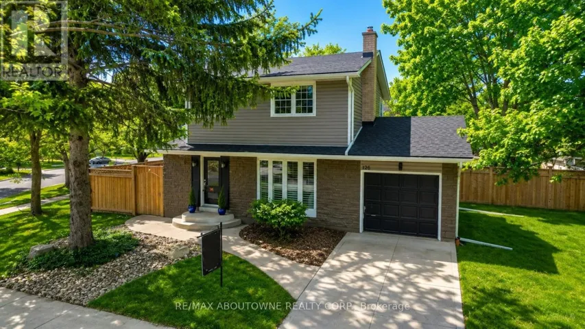 126 OTTER CRESCENT, Oakville (CP College Park), Ontario L6H1E6