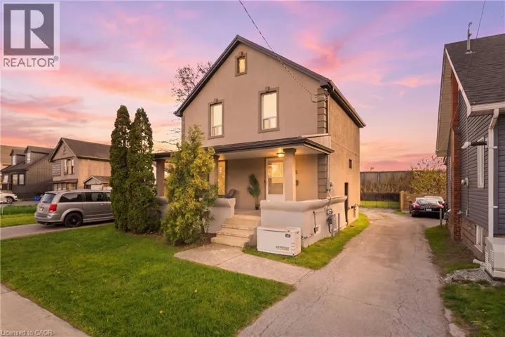 204 BEACH Boulevard, Hamilton, Ontario L8H6V9