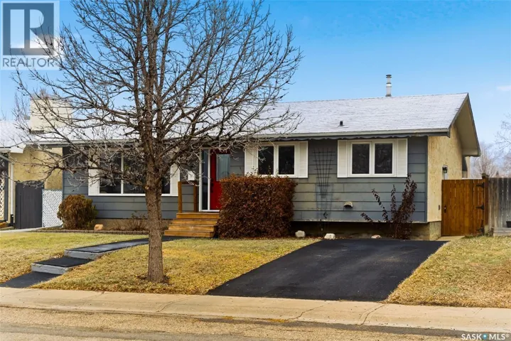 10 HAYES CRESCENT, Regina, Saskatchewan S4X1B2