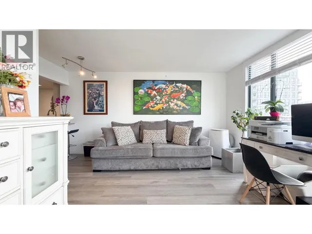 807 838 AGNES STREET, New Westminster, British Columbia V3M6R3