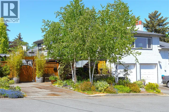 628 Bryden Crt, Esquimalt, British Columbia V9A4Y5