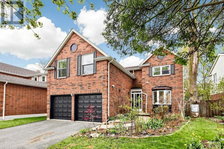215 FINCHAM AVENUE, Markham (Markham Village), Ontario L3P4B4