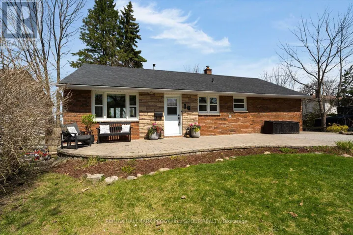 16 MURRAY STREET, Barrie (Allandale Heights), Ontario L4N2X2