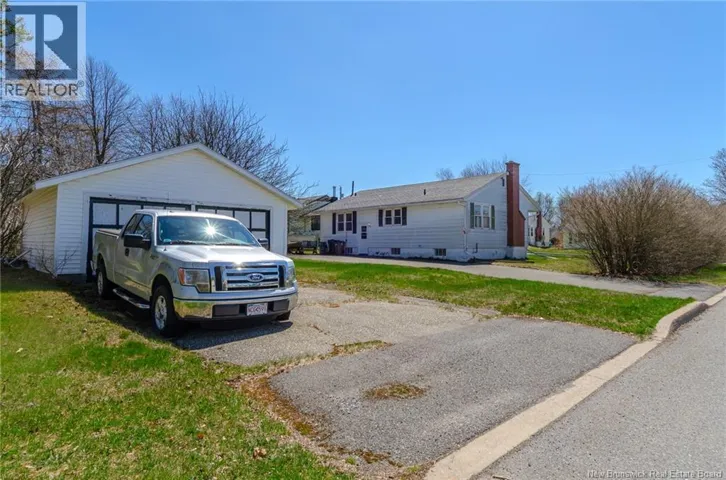 14 Silver Crescent, Saint John, New Brunswick E2J3G3