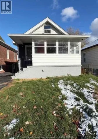 990 JOSEPHINE AVENUE, Windsor, Ontario N9B2L5